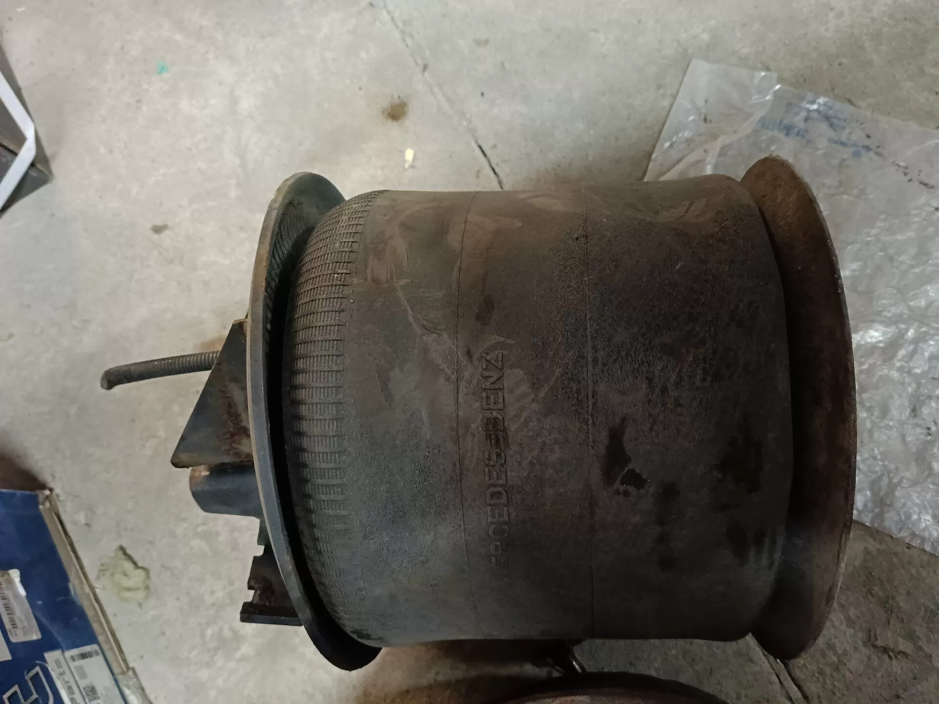 Пневмоподушка задняя 4757NP29 для Mercedes Atego