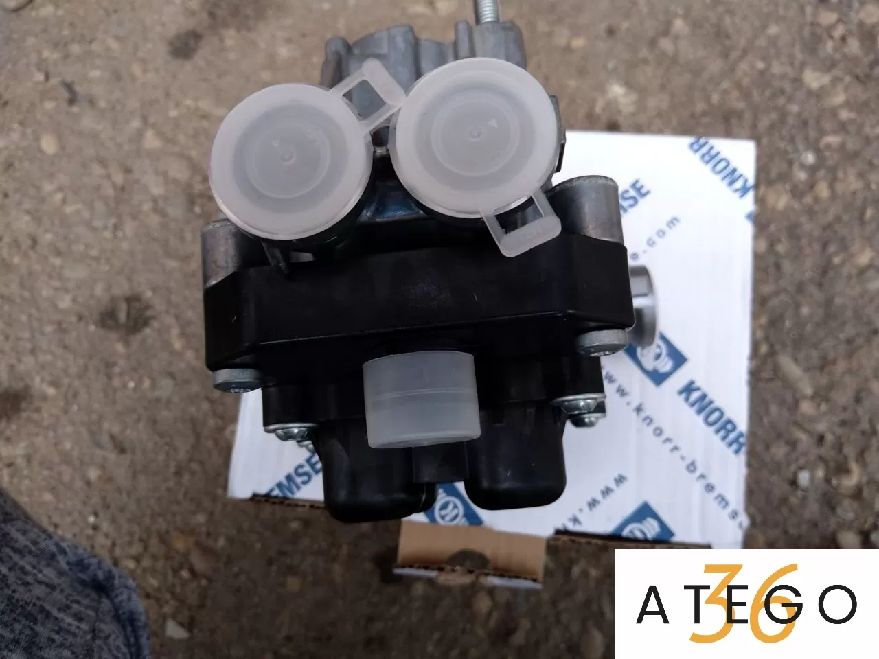 Клапан защитный 4-х контурный Мерседес-Бенц Атего