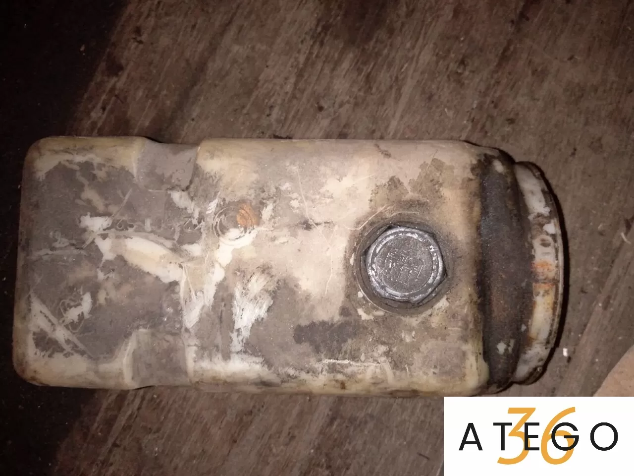 Бачок гидроборта расширительный пластиковый