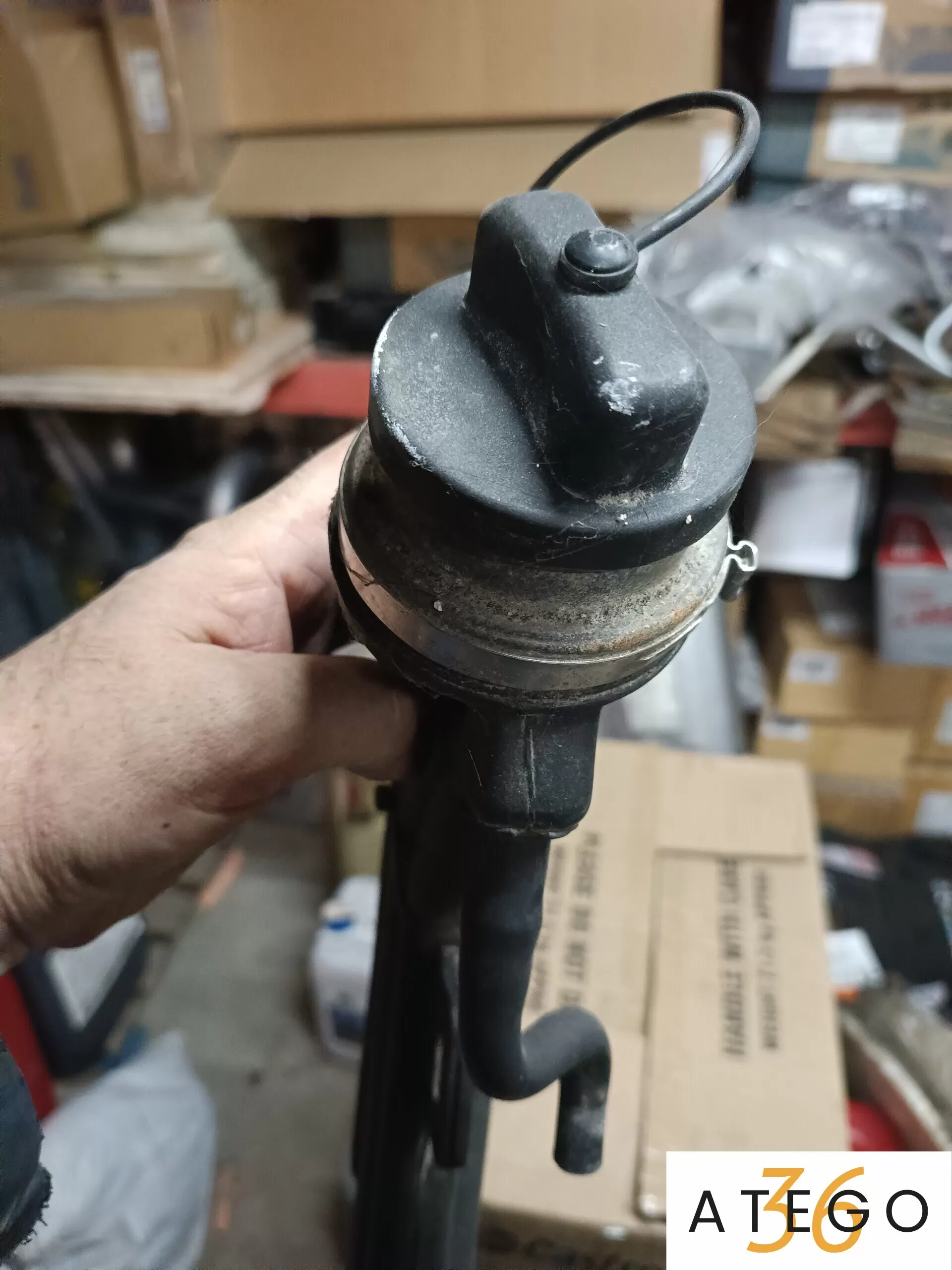 заливная топливная магистраль Мерседес-Бенц Варио