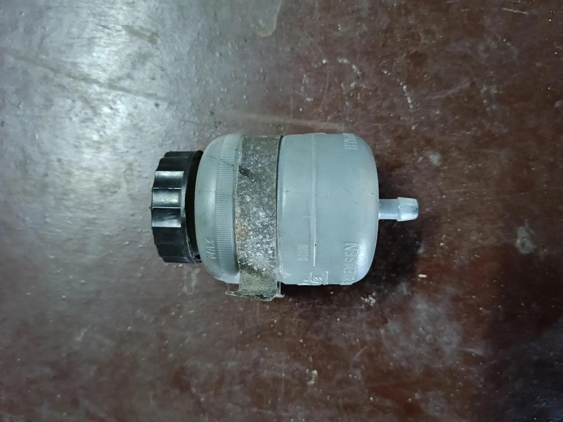  0004314702  расширительный бачок сцепления