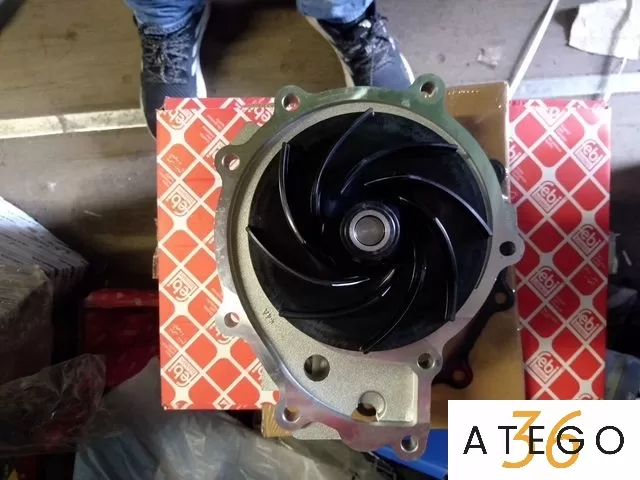 Насос водяной для двигателя Ман D0836L