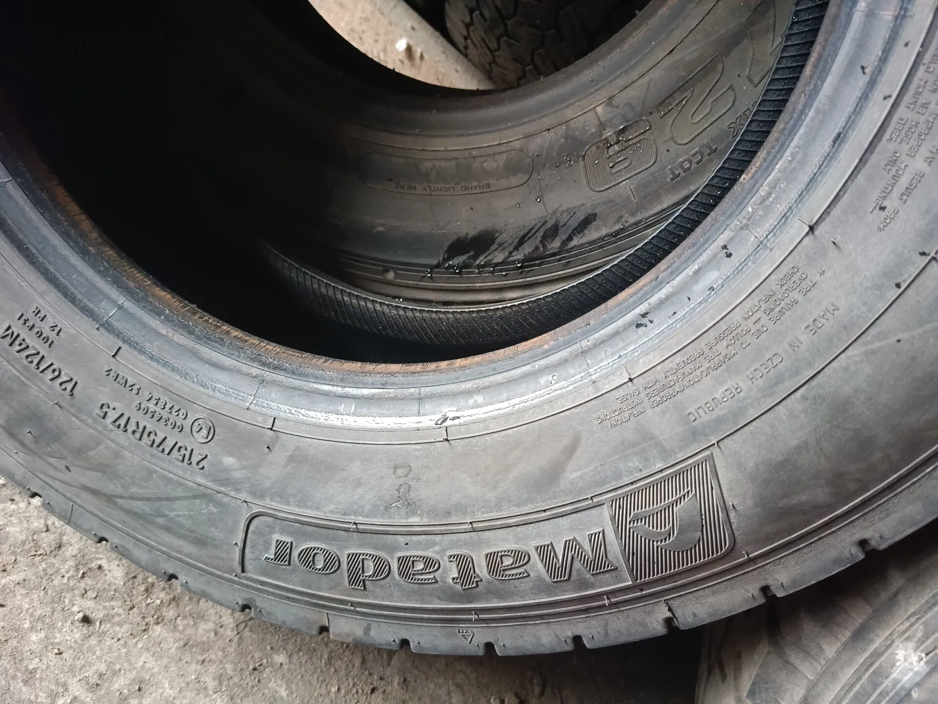 Резина 215/75*17,5 б/у 