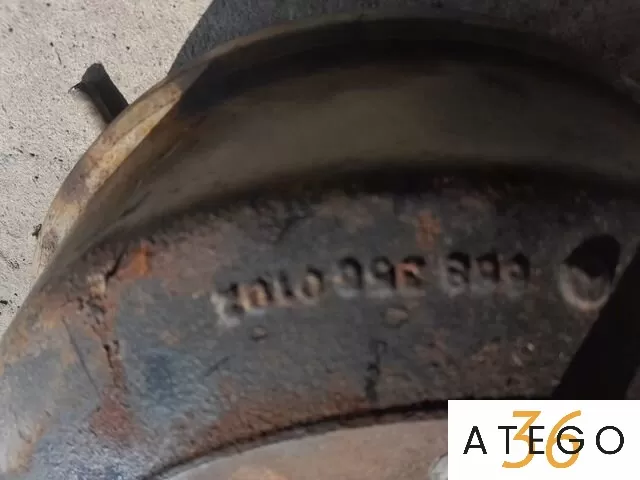 Ступица задняя Мерседес-Бенц-609  6683560102