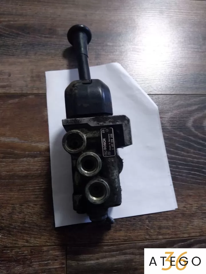 Кран ручника Мерседес-Бенц 809-1520