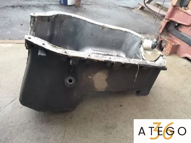 Поддон двигателя OM364LA на Mercedes 609-814, б/у, оригинал