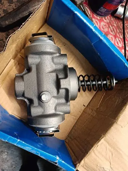 Рабочий тормозной цилиндр Мерседес-Бенц-814